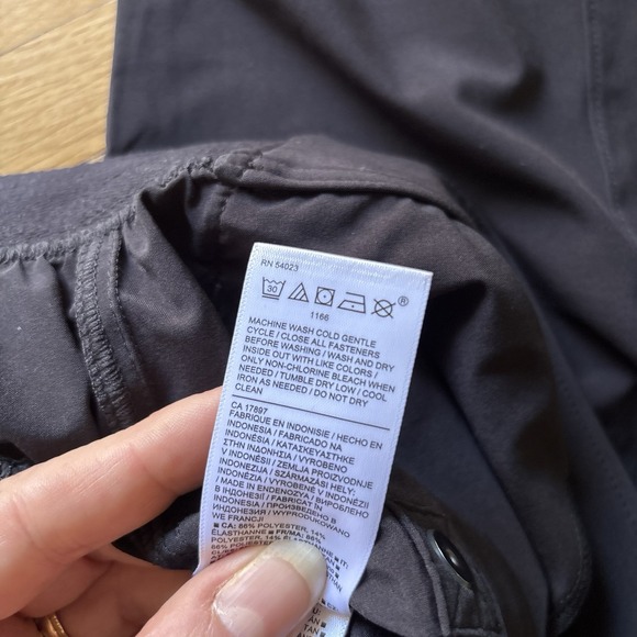 Athleta Cargo Pants Women 14 Vienna Hybrid Black Stretch Zip Pockets Performance - Picture 7 of 10